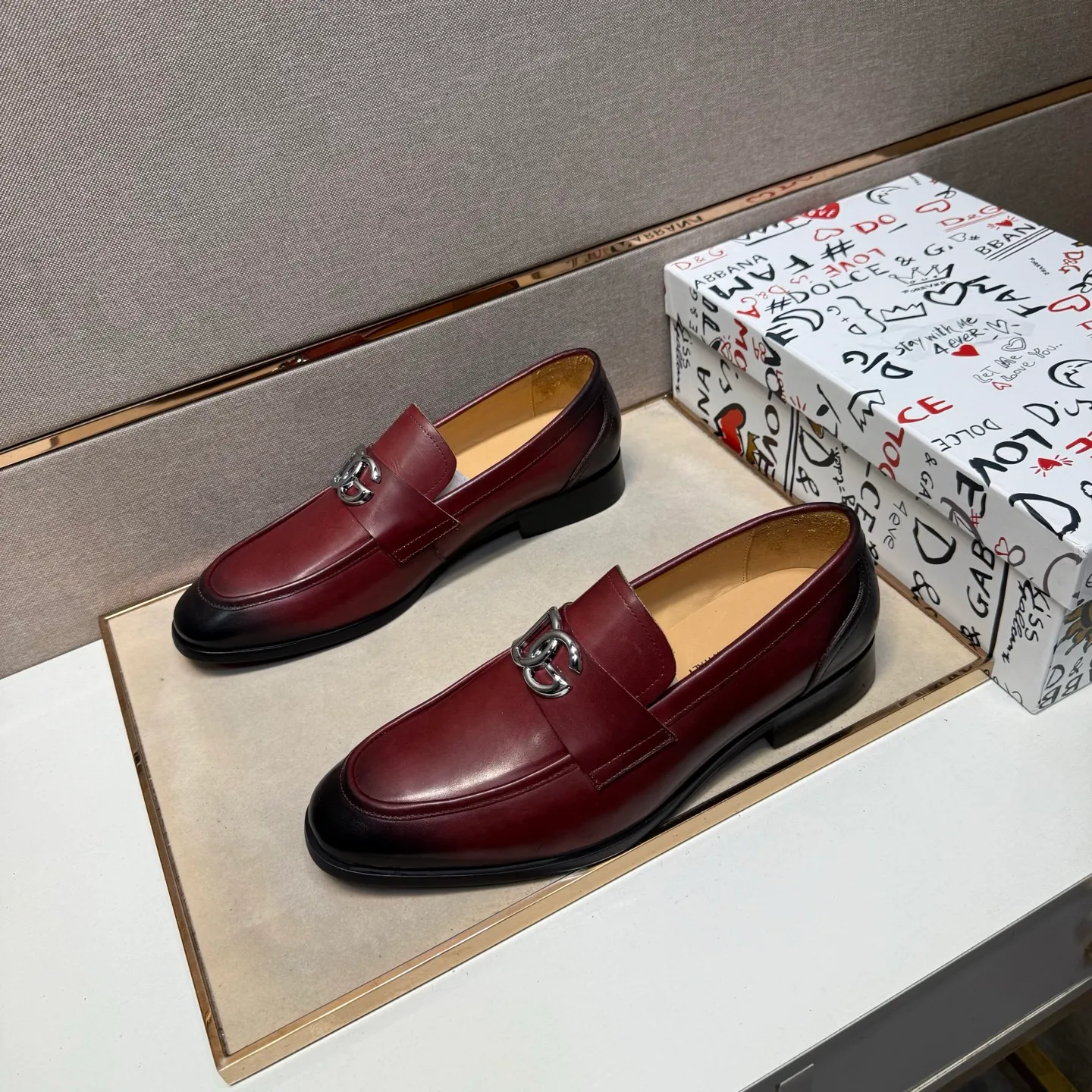 Men's men's shoes 💰pp520【DG～】Men's casual formal leather shoes 2025z cabinet sales simultaneously 🔶Size: 38-44#️⃣ 🔷2 colors🔜The upper is made of cowhide stitching ➕Cowhide lining, comfortable and breathable, sole: original comfortable, wear-resistant and non-slip outsole, ⚠️real thing📱photographed🎬real thing is better📢📢📢